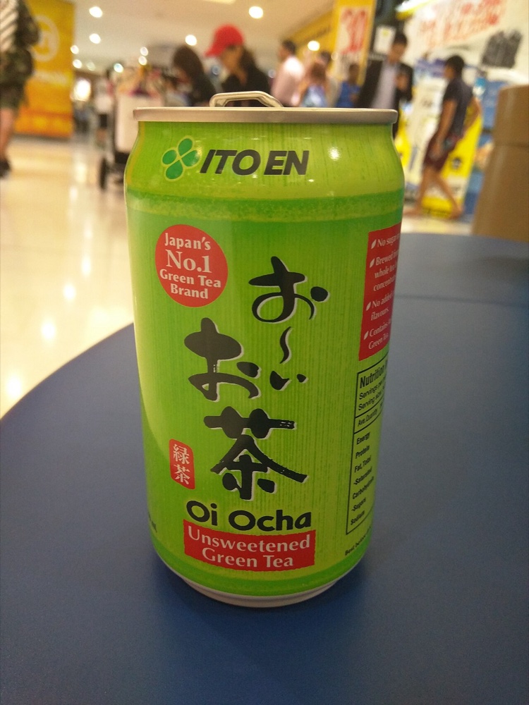 A can of Ito En Oi Ocha unsweetened green tea
